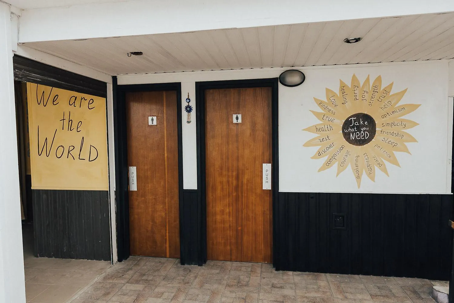 One Love One World Ayia Napa Square Hostel قبرص